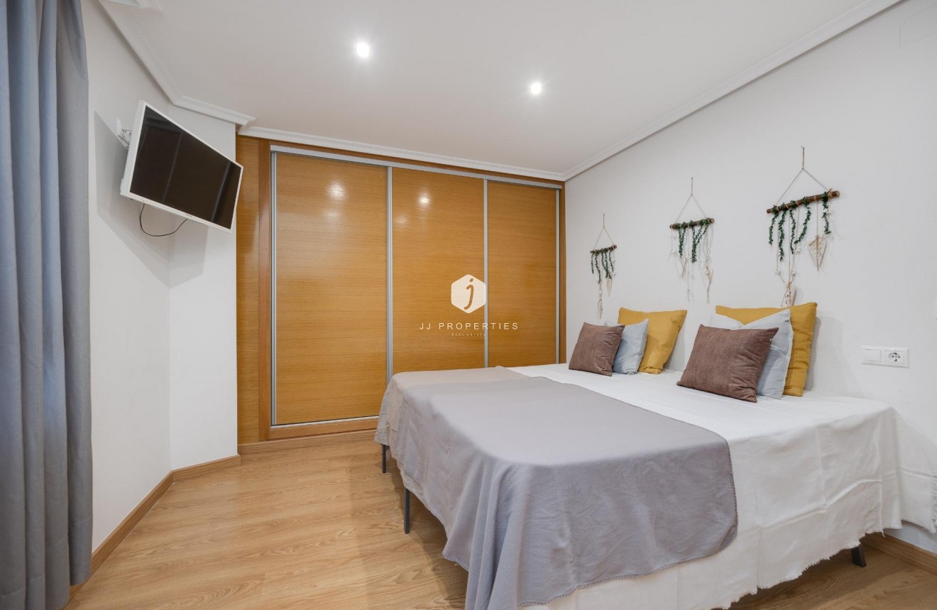 D'occasion - Appartement -
Torrevieja - Centro