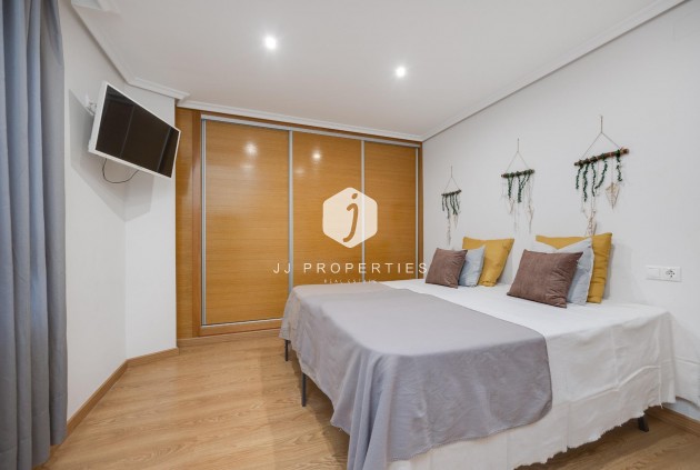 D'occasion - Appartement -
Torrevieja - Centro
