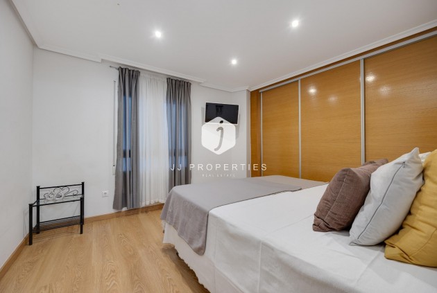 D'occasion - Appartement -
Torrevieja - Centro