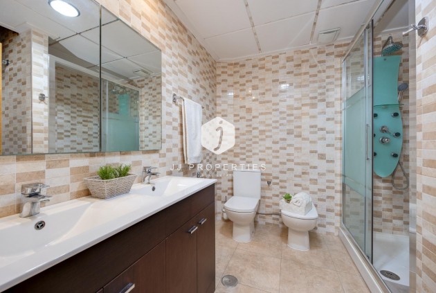 D'occasion - Appartement -
Torrevieja - Centro