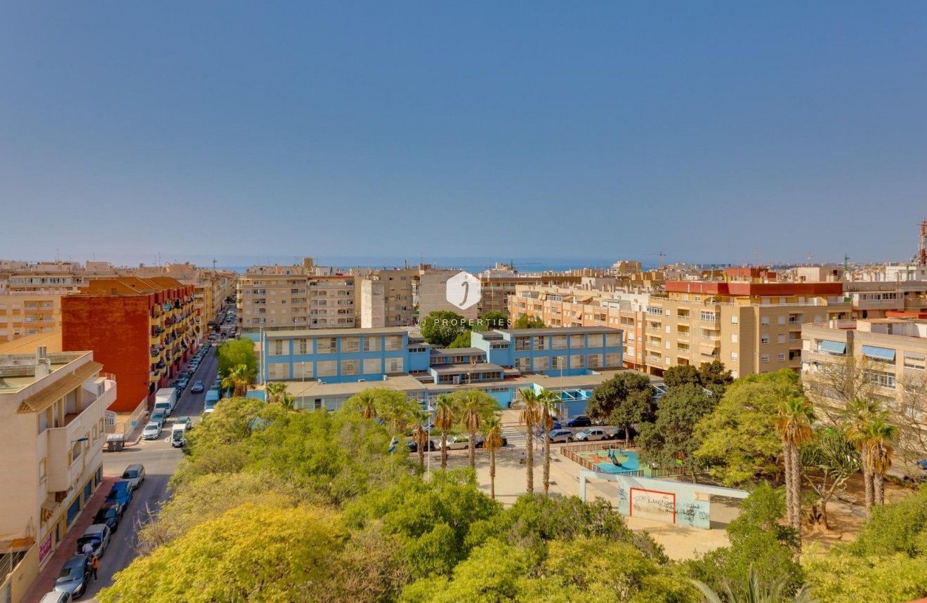 D'occasion - Appartement -
Torrevieja - Centro