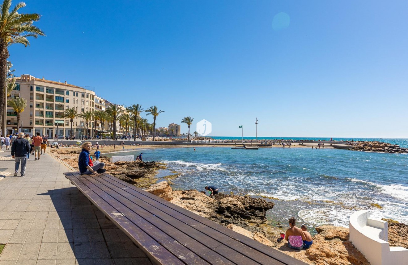 D'occasion - Appartement -
Torrevieja - Centro