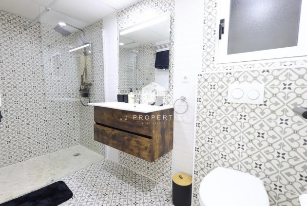 D'occasion - Appartement -
Torrevieja - Costa Blanca