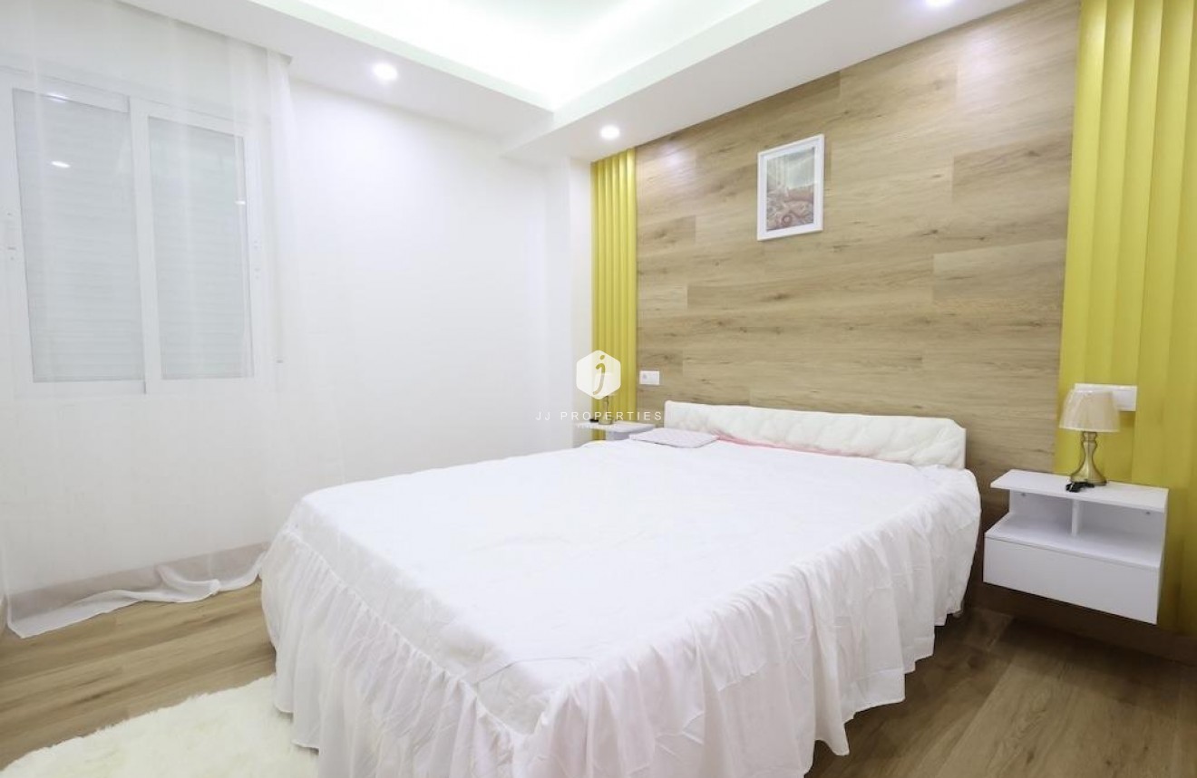 D'occasion - Appartement -
Torrevieja - Costa Blanca