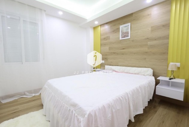D'occasion - Appartement -
Torrevieja - Costa Blanca