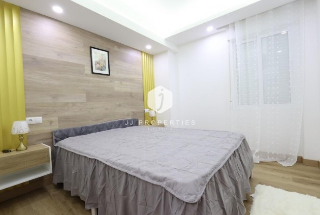 D'occasion - Appartement -
Torrevieja - Costa Blanca