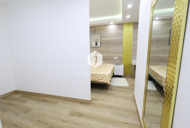 D'occasion - Appartement -
Torrevieja - Costa Blanca