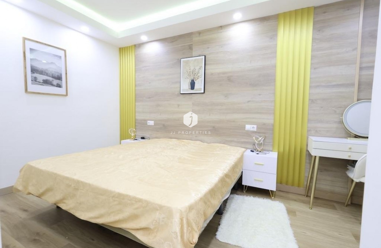 D'occasion - Appartement -
Torrevieja - Costa Blanca
