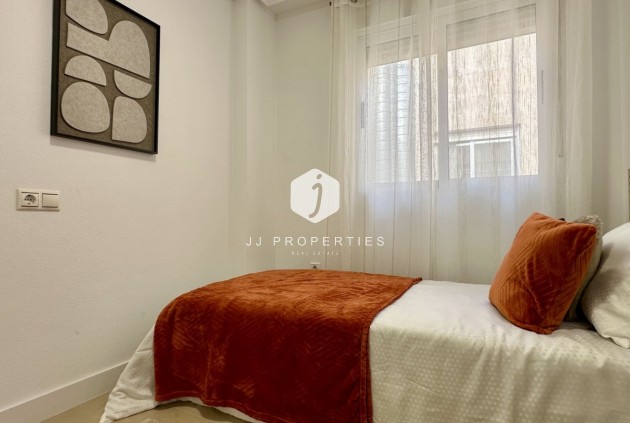 Resale - Apartment / flat -
Torrevieja - Costa Blanca