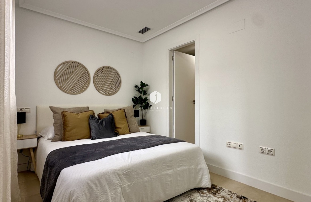 Resale - Apartment / flat -
Torrevieja - Costa Blanca