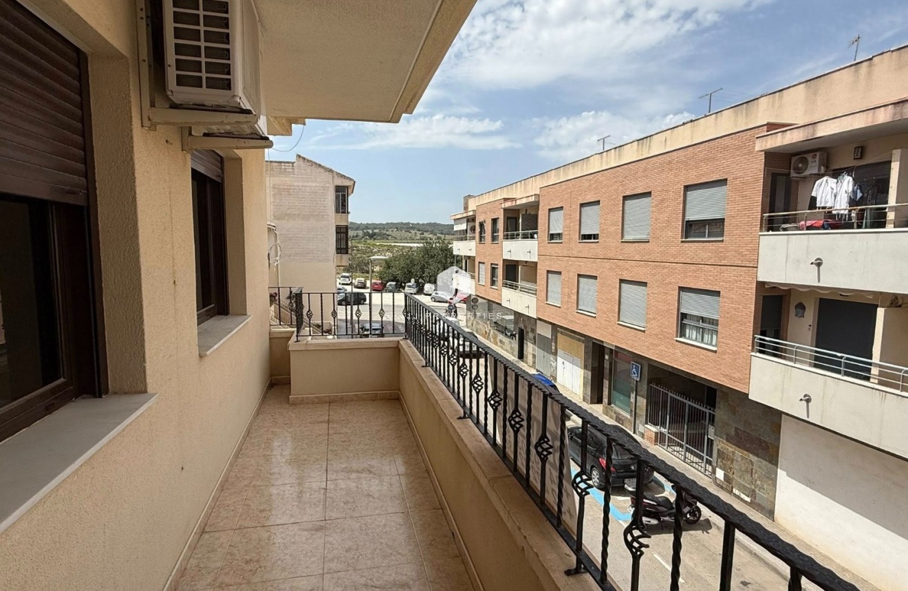 Aus zweiter Hand - Wohnung -
San Miguel de Salinas - Inland