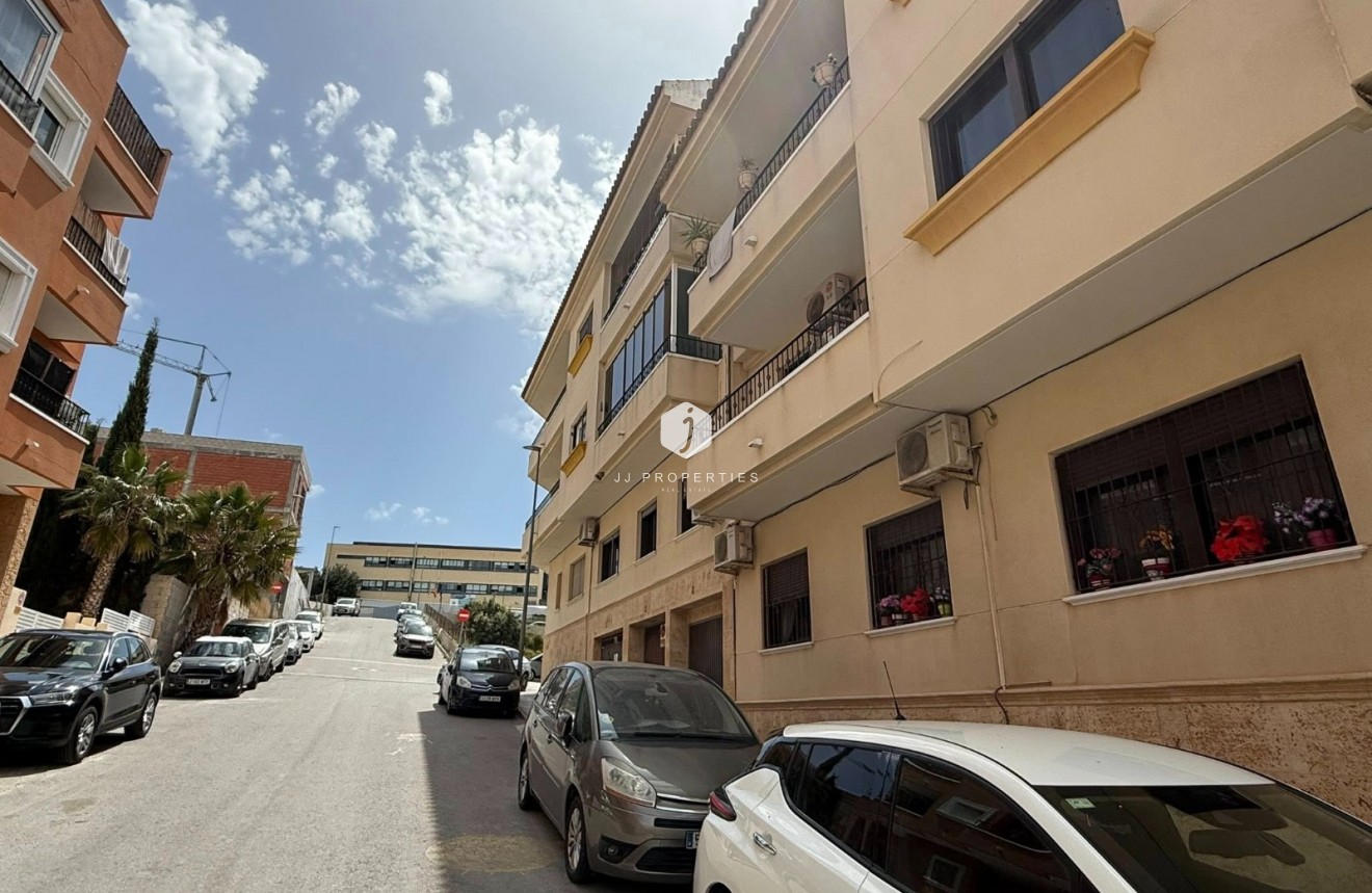 Aus zweiter Hand - Wohnung -
San Miguel de Salinas - Inland