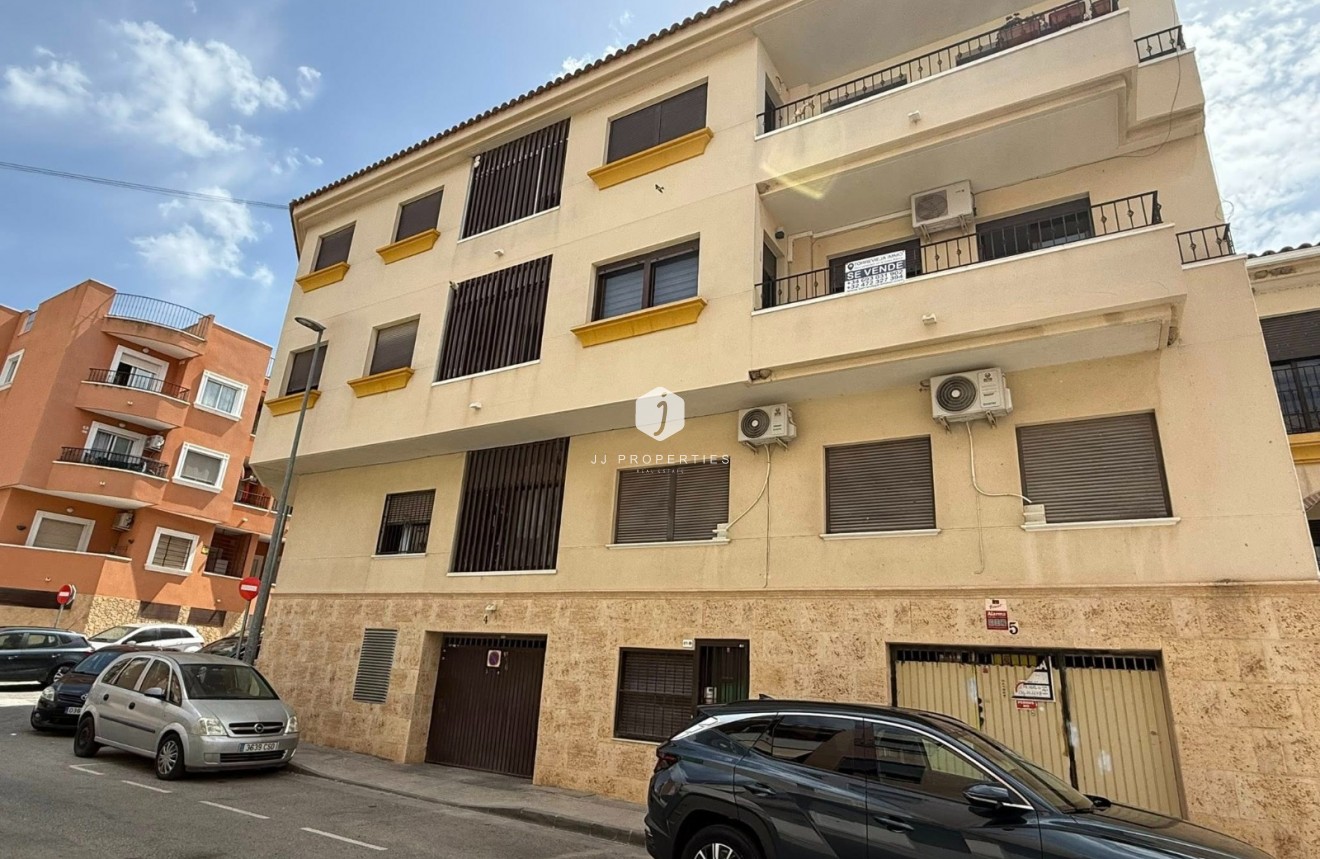Aus zweiter Hand - Wohnung -
San Miguel de Salinas - Inland