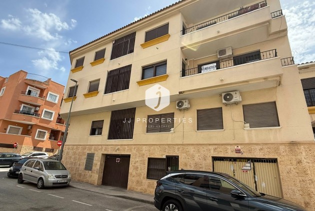 Aus zweiter Hand - Wohnung -
San Miguel de Salinas - Inland