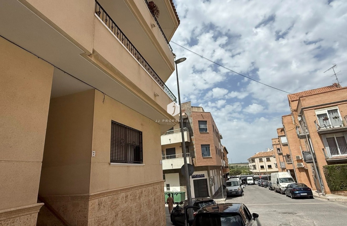Aus zweiter Hand - Wohnung -
San Miguel de Salinas - Inland