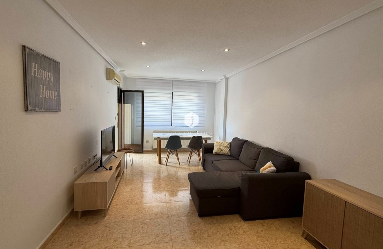 Aus zweiter Hand - Wohnung -
San Miguel de Salinas - Inland
