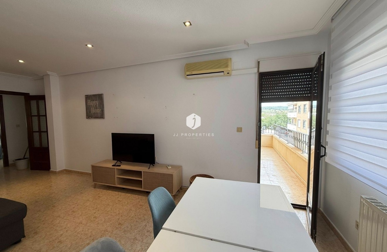 Aus zweiter Hand - Wohnung -
San Miguel de Salinas - Inland
