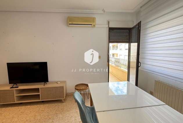 Aus zweiter Hand - Wohnung -
San Miguel de Salinas - Inland