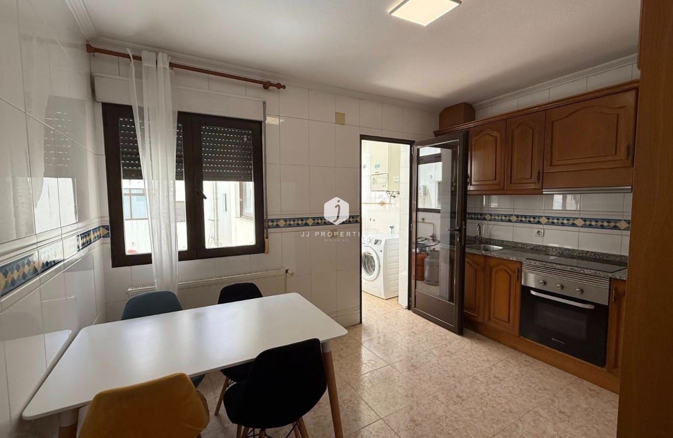 Aus zweiter Hand - Wohnung -
San Miguel de Salinas - Inland