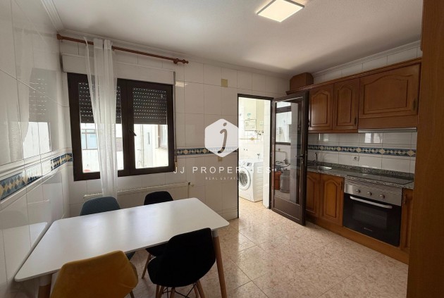 Aus zweiter Hand - Wohnung -
San Miguel de Salinas - Inland