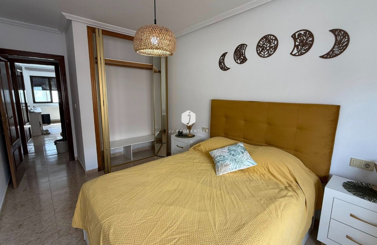 Aus zweiter Hand - Wohnung -
San Miguel de Salinas - Inland
