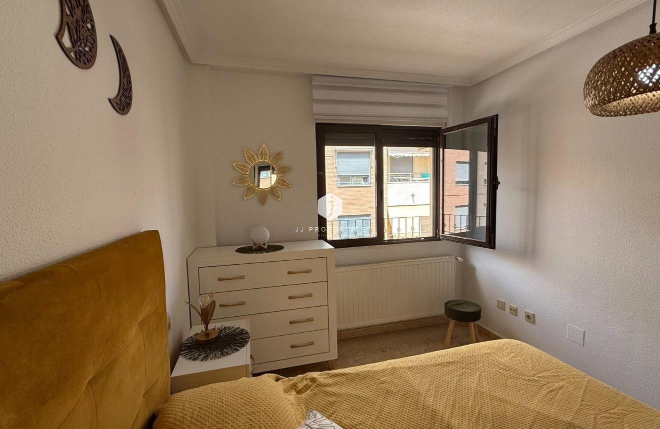 Aus zweiter Hand - Wohnung -
San Miguel de Salinas - Inland