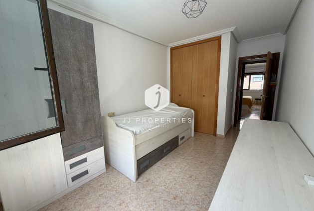 Aus zweiter Hand - Wohnung -
San Miguel de Salinas - Inland