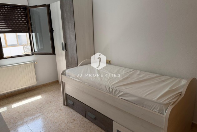 Aus zweiter Hand - Wohnung -
San Miguel de Salinas - Inland