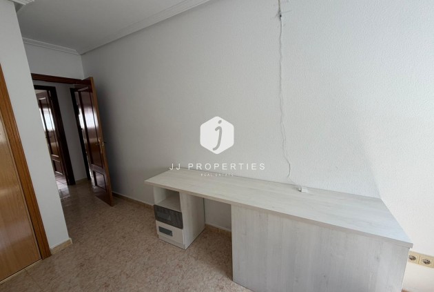Aus zweiter Hand - Wohnung -
San Miguel de Salinas - Inland