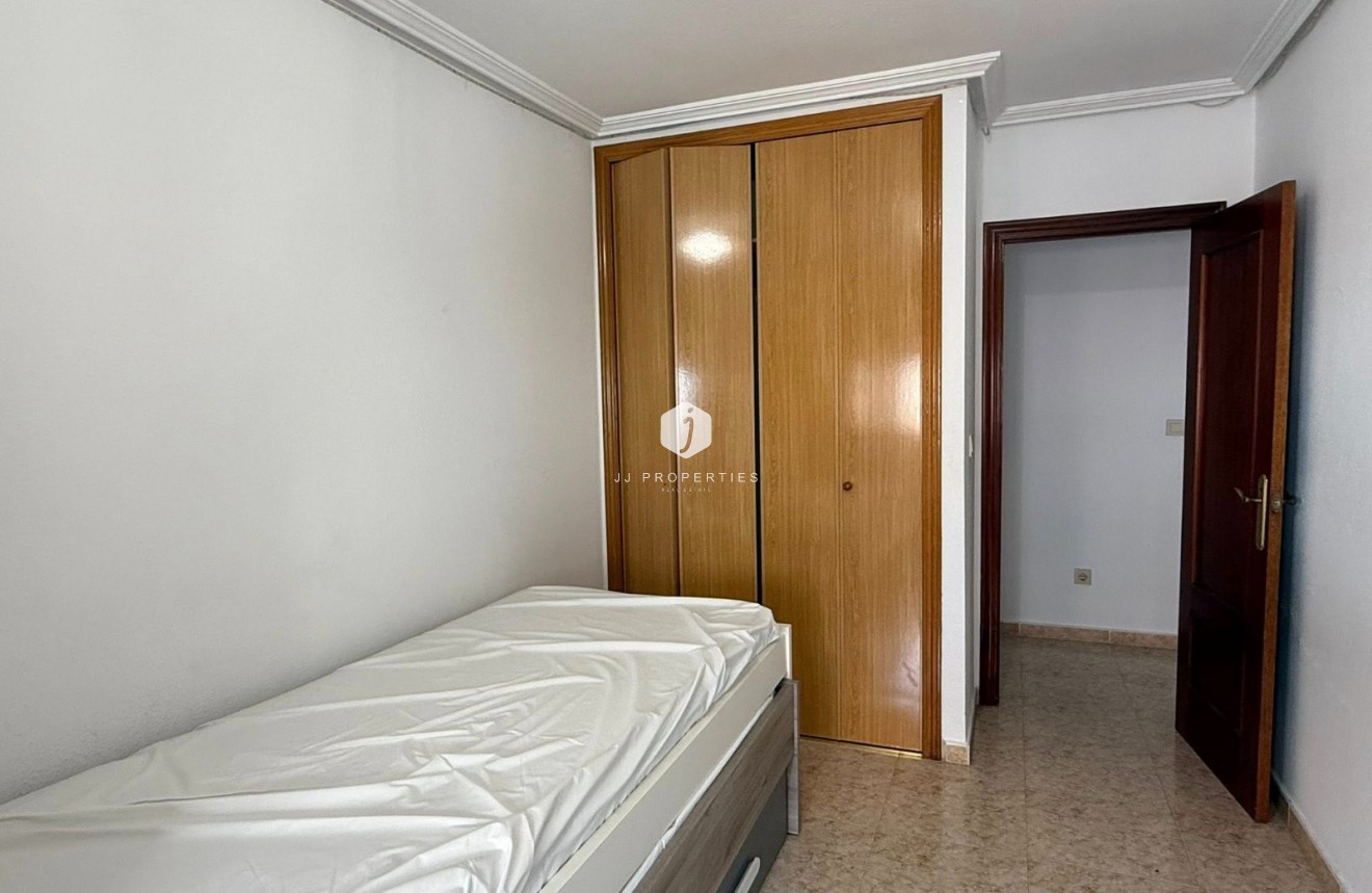 Aus zweiter Hand - Wohnung -
San Miguel de Salinas - Inland