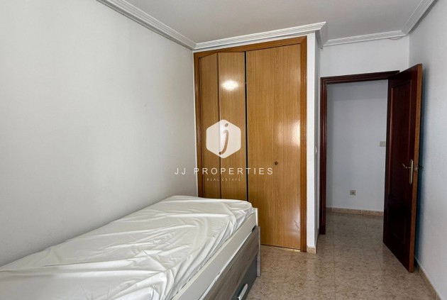 Aus zweiter Hand - Wohnung -
San Miguel de Salinas - Inland