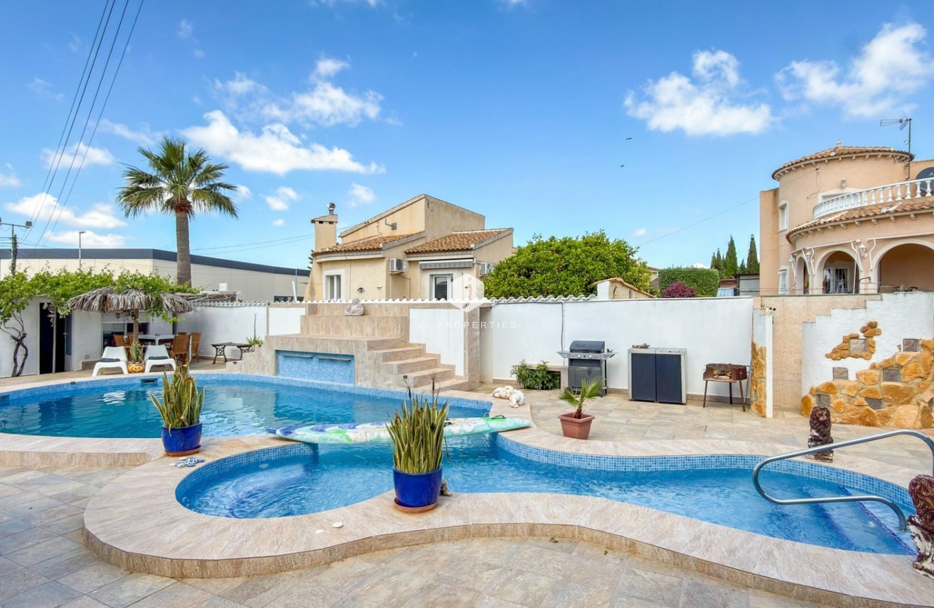 Resale - Villa -
Ciudad Quesada - Costa Blanca