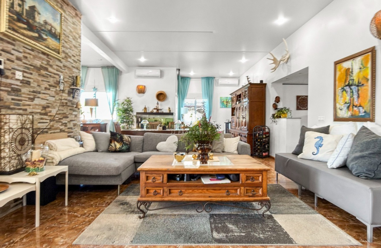 Resale - Villa -
Ciudad Quesada - Costa Blanca