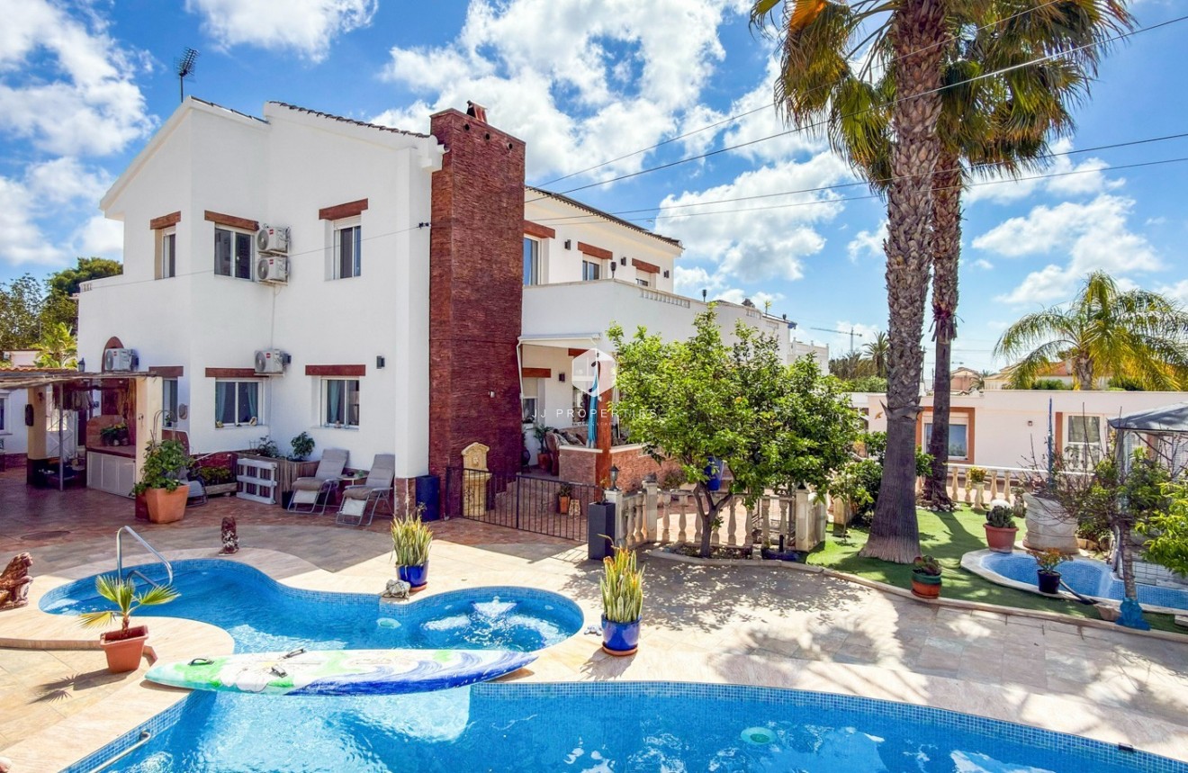 Resale - Villa -
Ciudad Quesada - Costa Blanca