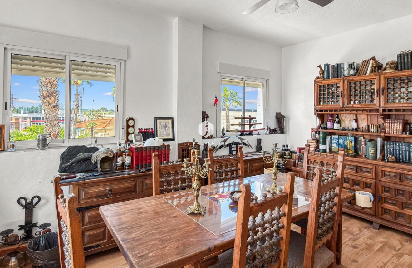 Resale - Villa -
Ciudad Quesada - Costa Blanca