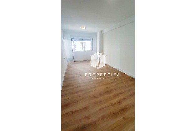D'occasion - Appartement -
Torrevieja - Centro