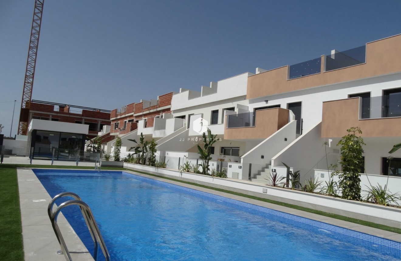 Neue Gebäude - Bungalow -
Pilar de la Horadada - pueblo