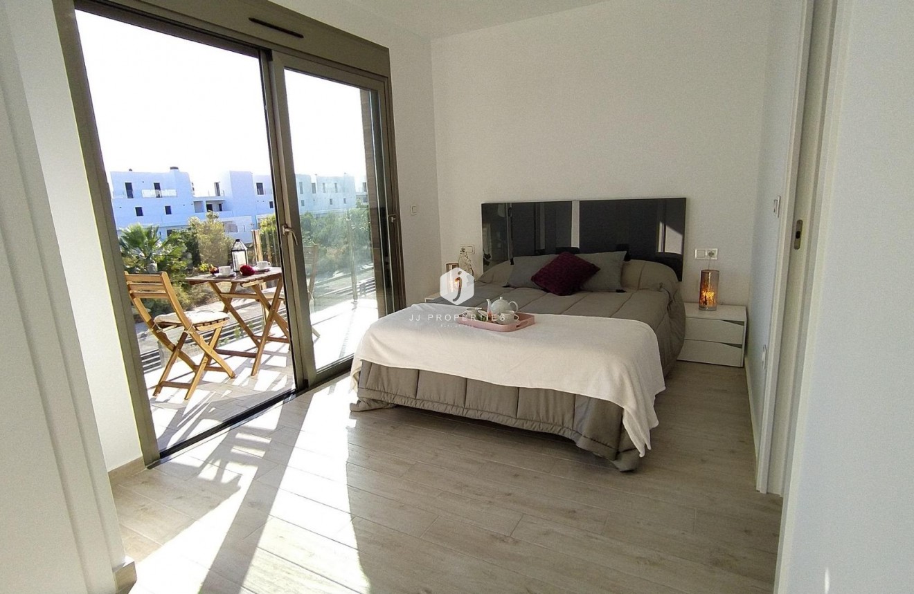 Obra nueva - Villa -
Orihuela Costa - PAU 8