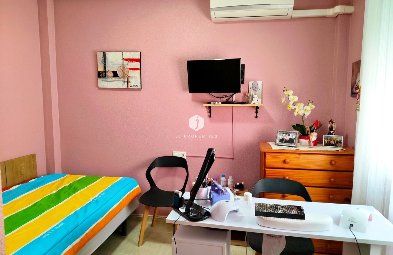 Aus zweiter Hand - Wohnung -
Los Altos - Costa Blanca