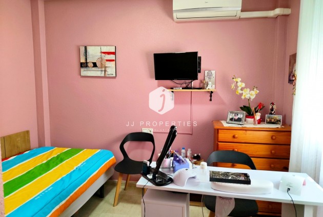 Aus zweiter Hand - Wohnung -
Los Altos - Costa Blanca