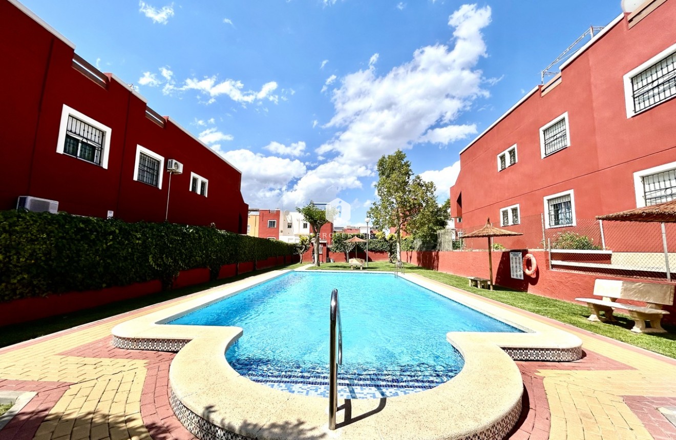 Aus zweiter Hand - Wohnung -
Los Altos - Costa Blanca