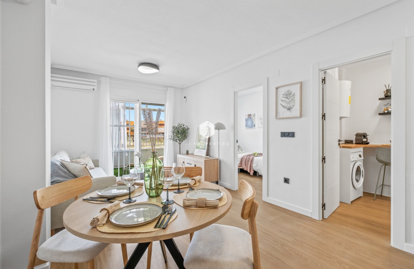 Aus zweiter Hand - Wohnung -
Playa Flamenca - Costa Blanca