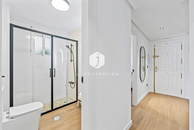 Aus zweiter Hand - Wohnung -
Playa Flamenca - Costa Blanca