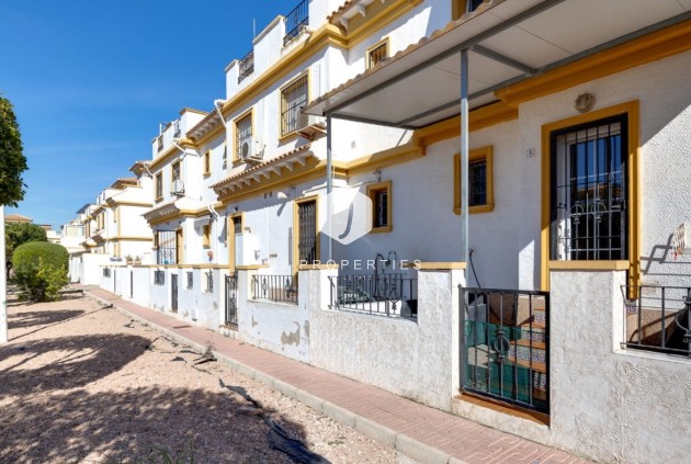 Aus zweiter Hand - Chalet -
Torrevieja - Costa Blanca