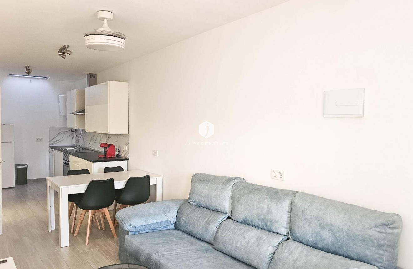 Aus zweiter Hand - Chalet -
Torrevieja - El Limonar