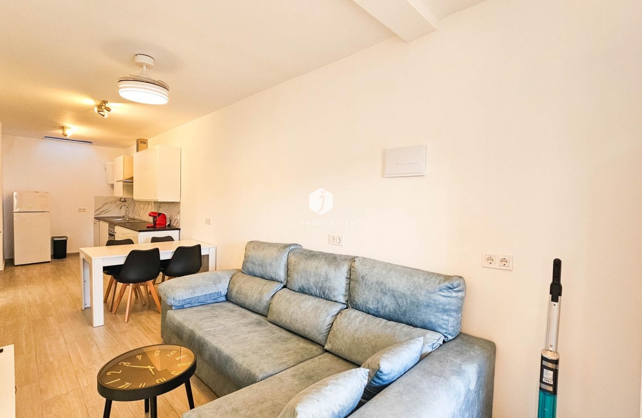 Aus zweiter Hand - Chalet -
Torrevieja - El Limonar