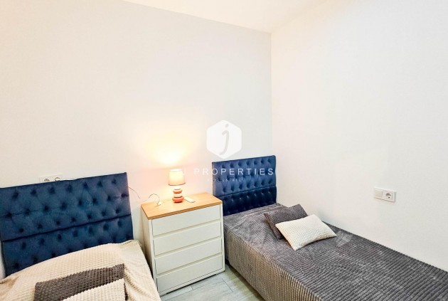 Aus zweiter Hand - Chalet -
Torrevieja - El Limonar