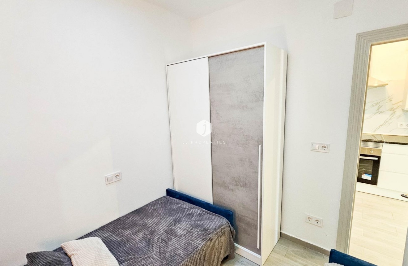 Aus zweiter Hand - Chalet -
Torrevieja - El Limonar