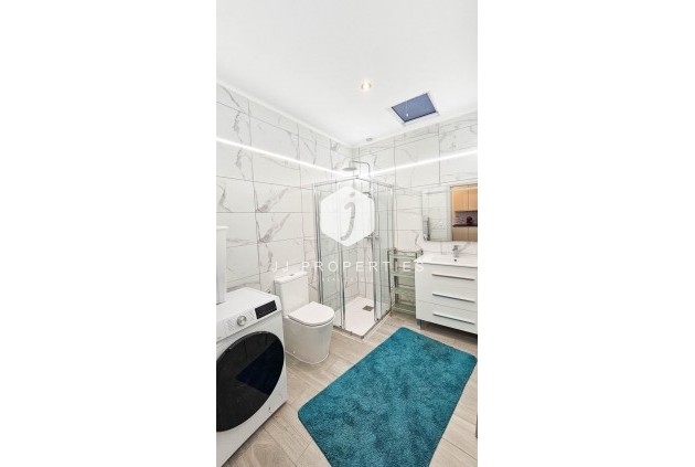 Aus zweiter Hand - Chalet -
Torrevieja - El Limonar