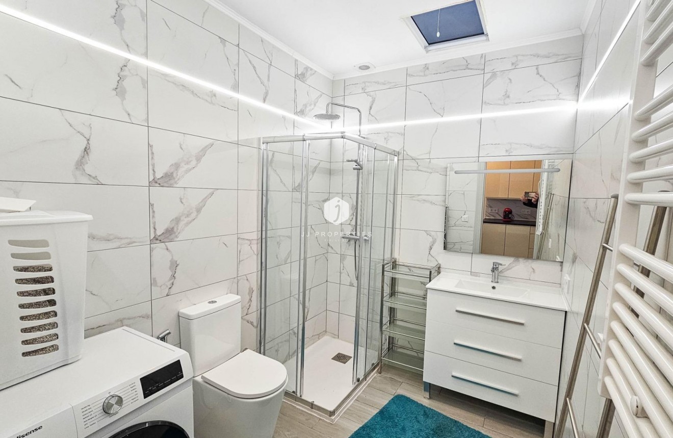 Aus zweiter Hand - Chalet -
Torrevieja - El Limonar